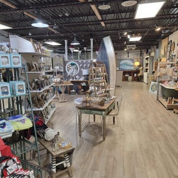 The Brush Factory on Kings - More goodies and handmade artisan crafts - Antiques Near Me - Lewes, Delaware The Brush Factory on Kings - More goodies and handmade artisan crafts - Antiques Near Me - Lewes, Delaware