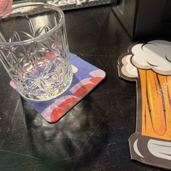 The Courtside Lounge - Dive Bars Near Me - Santa Monica, California