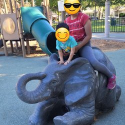 Coy Park - Kids enjoying the elephant statue
