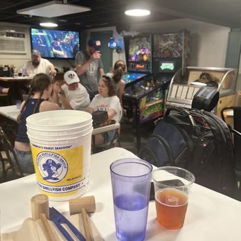 Quarterdeck - Cool games - Seafood Near Me - Arlington, Virginia