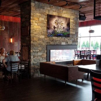 Little Barn - Sitting area with fireplace - Pubs Near Me - Shelton, Connecticut Little Barn - Sitting area with fireplace - Pubs Near Me - Shelton, Connecticut