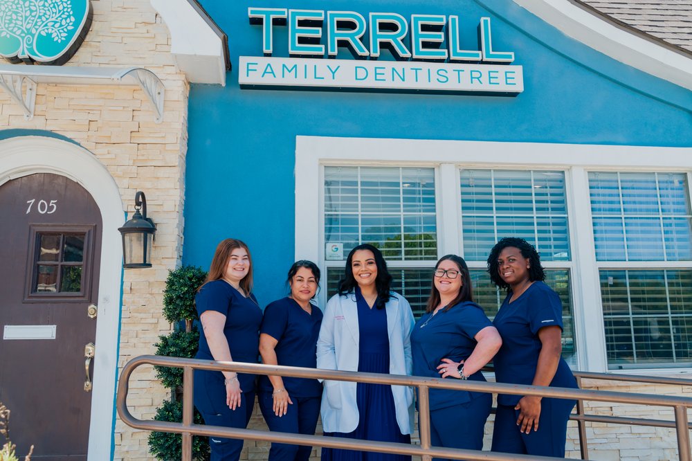 Terrell Family Dentistree Logo