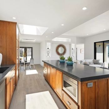 Cabinet Specialties - Walnut
Frameless
Slab Uppers
Shaker Bases - Cabinetry Near Me - Redbluff, California