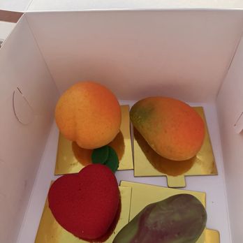 Erik’s Sweet Creations - Bakeries Near Me - Burbank, California