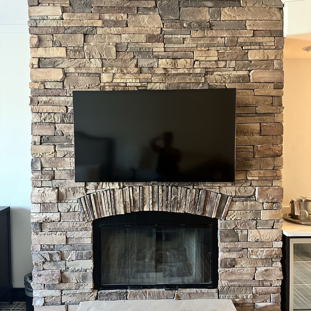 Bellasera Hotel & Suites Paso Robles, Tapestry by Hilton - Fireplace & TV - Hotels Near Me - Paso Robles, California