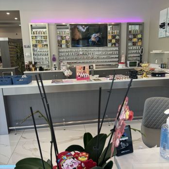 Luxe Nail Bar - Counter - Waxing Near Me - Drexel Hill, Pennsylvania Luxe Nail Bar - Counter - Waxing Near Me - Drexel Hill, Pennsylvania