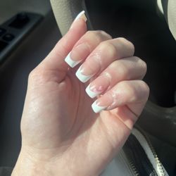 Modern Nails - Acrylic French tip square