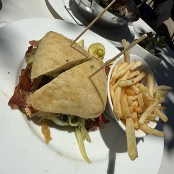 El Dorado Kitchen - Lobster sandwich - New American Near Me - Sonoma, California El Dorado Kitchen - Lobster sandwich - New American Near Me - Sonoma, California