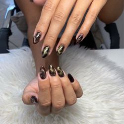 B&T Nails