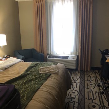 Comfort Inn & Suites - Hotels Near Me - Staunton, Virginia