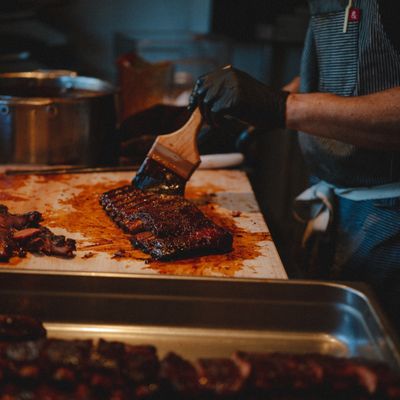 Junebug's BBQ by null