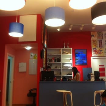 Las Musas Hostel - reception desk - Hostels Near Me - Madrid, M