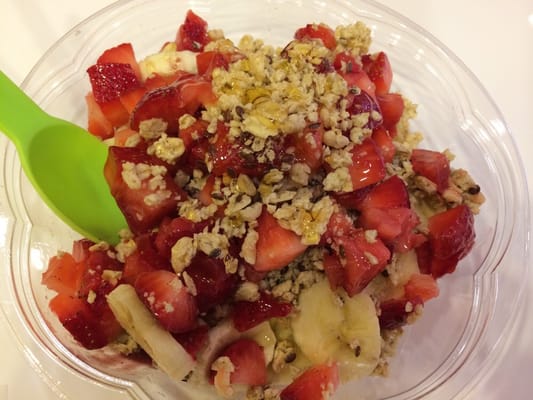 Bon Bon Berry Acai Bowl & Frozen Yogurt by null