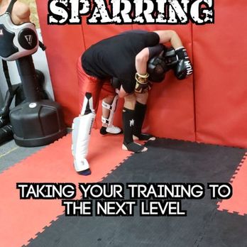 I Noah Training Program - Live sparring class for those who want to train at that level or compete in the cage/ring - Kickboxing Near Me - Countryside, Illinois
