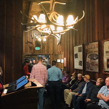 Cattlemens - Entrance waiting area - Seafood Near Me - Dixon, California