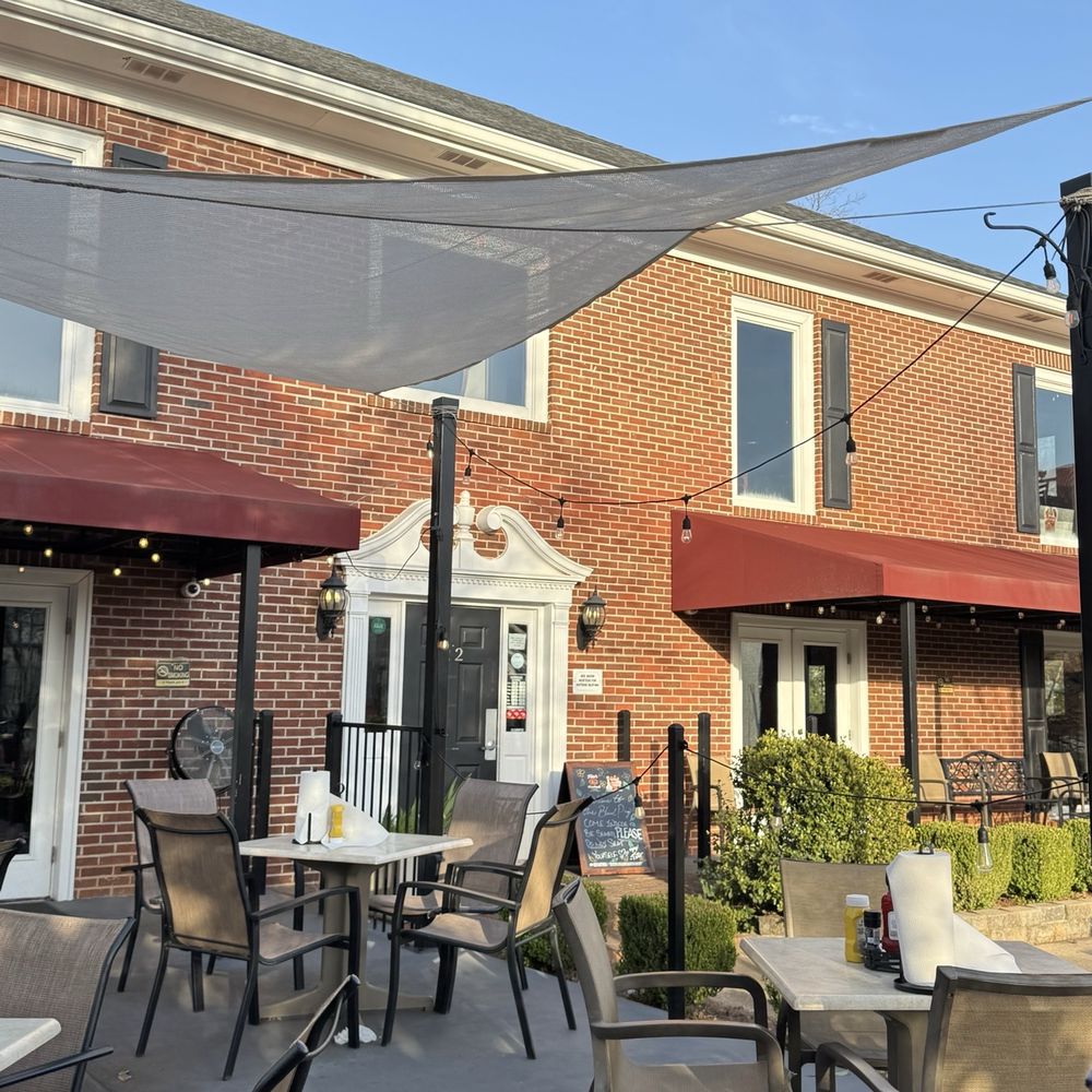 Blind Pig Tavern - Exterior of building - American Near Me - Watkinsville, Georgia