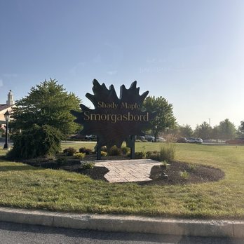 Shady Maple Smorgasbord - Do-It-Yourself Food Near Me - East Earl, Pennsylvania Shady Maple Smorgasbord - Do-It-Yourself Food Near Me - East Earl, Pennsylvania