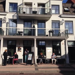 Hotel Bommeljé - Entrance, breakfast outside
