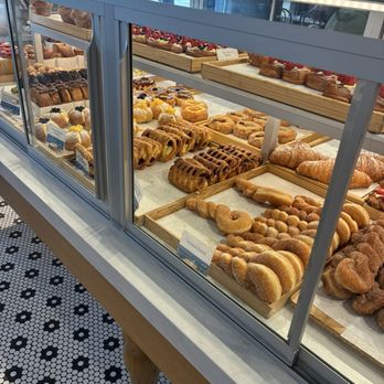 Paris Baguette - Bakeries Near Me - Buford, Georgia