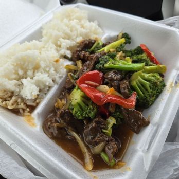 Chong's Carry Out - Brocolli beef - Chinese Near Me - Royalton, Illinois
