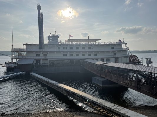 Showboat Branson Belle by null