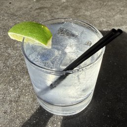 Gin and tonic! Gin and tonic!