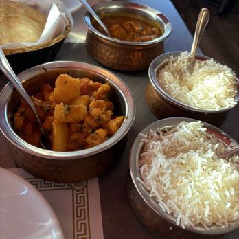Tandoori Hut GR - Aloo Gobi Chicken Lababdar - Buffets Near Me - Comstock Park, Michigan Tandoori Hut GR - Aloo Gobi Chicken Lababdar - Buffets Near Me - Comstock Park, Michigan
