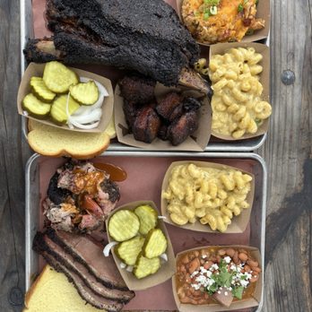 Hurtado Barbecue - Brisket, beef rib, Bacon Burnt Ends, Pulled Pork, Macaroni and Cheese, Baked Beans, potato casserole, - Barbeque Near Me - Arlington, Texas