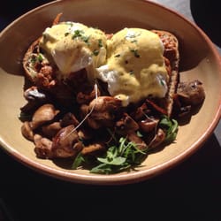 The Refinery Espresso - Eggs Benedict with pork?!?!