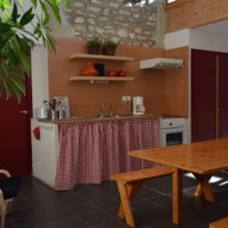 Gîte d'Étape de Murs - Cuisine équipée du gîte d'étape Les Hauts de Rémourase