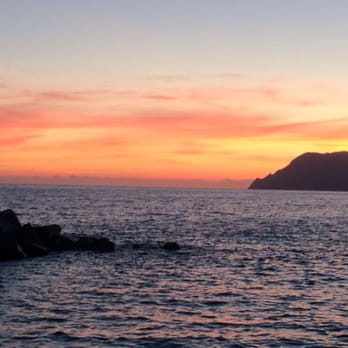 Trattoria dal Billy - Sunset view down at the harbour - Italian Near Me - Manarola, SP Trattoria dal Billy - Sunset view down at the harbour - Italian Near Me - Manarola, SP