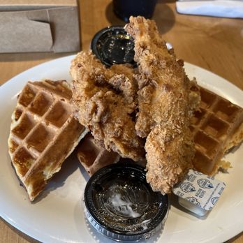 Maple Street Biscuit Company - Madison - Chix Waffles - Breakfast & Brunch Near Me - Madison, Alabama