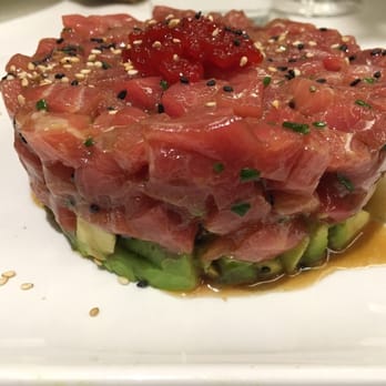 O Pazo de Lugo - Tuna tartare with avocado - delicious! - Spanish Near Me - Madrid, M