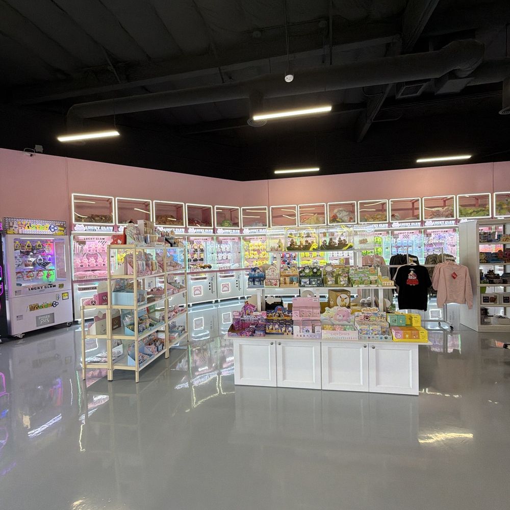 Lucky Claw - This place is fairly new and so much fun!!!  You will have the best time and so will the littles - Arcades Near Me - Rancho Cucamonga, California