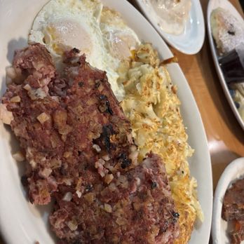 Stacks On Route 66 - Cornedbeef Hash - American Near Me - Glendora, California