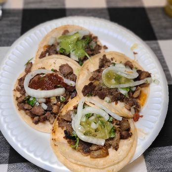 Tacos El Banquetazo - Tripas and Cabeza Tacos - Tacos Near Me - Wilmington, California Tacos El Banquetazo - Tripas and Cabeza Tacos - Tacos Near Me - Wilmington, California