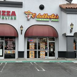 Odalberto's Mexican food - Outside