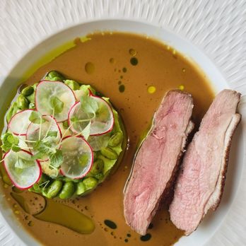 Mlýnec - Duck breast, mashed peas, edamame, cauliflower, parsley pesto, radishes - Czech Near Me - Prague, Puerto Rico