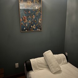 Renew York Spa - Private massage room