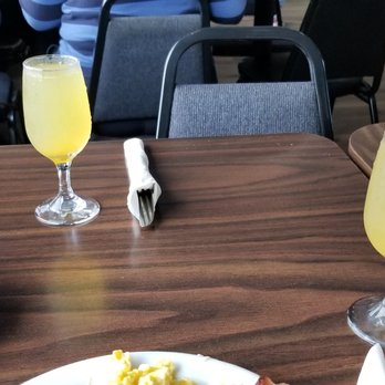 Wimpy's Marina - Bars Near Me - Walnut Grove, California