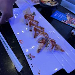 Hana Asian Bistro - Crossbay Roll