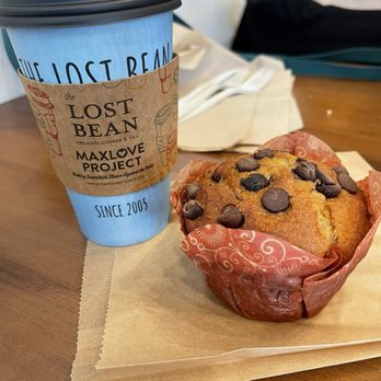 The Lost Bean - 16 oz latte and chocolate chip banana muffin - Coffee & Tea Near Me - Irvine, California The Lost Bean - 16 oz latte and chocolate chip banana muffin - Coffee & Tea Near Me - Irvine, California