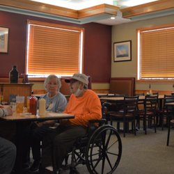 Capt'n Pete's Seafood - Dining Room