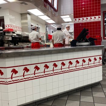 In-N-Out Burger - Burgers Near Me - Anaheim Hills, California