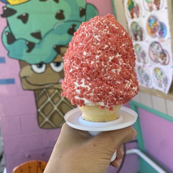 King Kone - Vanilla soft serve with strawberry crunch coat - Ice Cream & Frozen Yogurt Near Me - Chardon, Ohio King Kone - Vanilla soft serve with strawberry crunch coat - Ice Cream & Frozen Yogurt Near Me - Chardon, Ohio