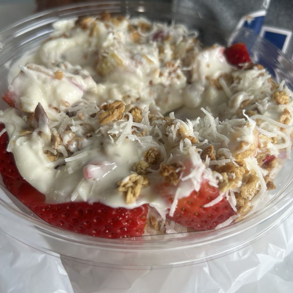 Carambas - Fresas con Crema - Juice Bars & Smoothies Near Me - Montebello, California Carambas - Fresas con Crema - Juice Bars & Smoothies Near Me - Montebello, California