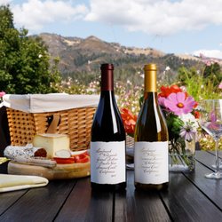 Landmark Vineyards Kenwood Estate - A picnic overlooking the surrounding mountains