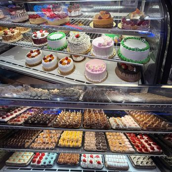 La Gran Uruguaya Bakery - Bakeries Near Me - Jackson Heights, New York