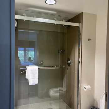 Hyatt House Davis - Bathroom - Hotels Near Me - Davis, California