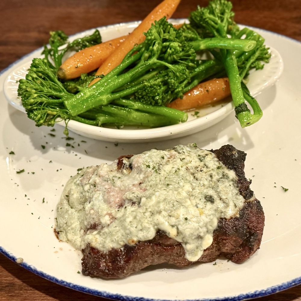 Floyds - Sugar Land - R-C Ranch Steak with Mix Veggies - Steakhouses Near Me - Sugar Land, Texas Floyds - Sugar Land - R-C Ranch Steak with Mix Veggies - Steakhouses Near Me - Sugar Land, Texas
